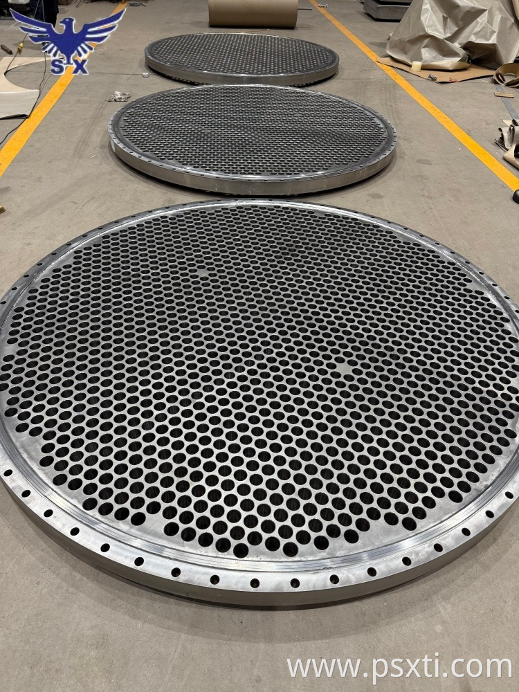 titanium-steel composite tube sheet